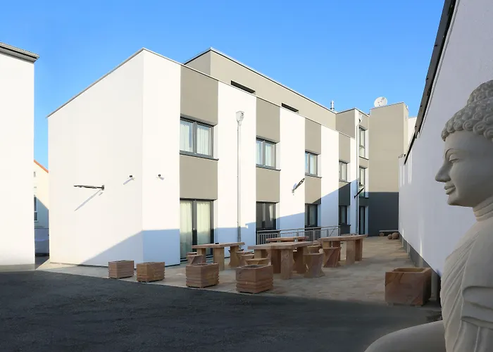 Naam & Apartments Frankfurt City-Messe Airport
